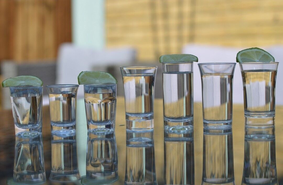 plastic shot glasses uk