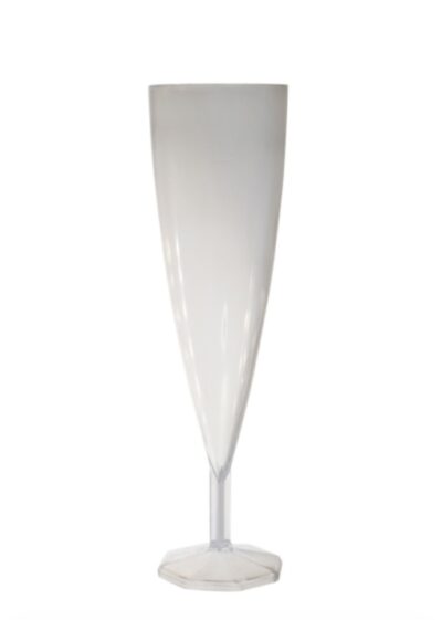 Budget_plastic_champagne_flutes-glasses